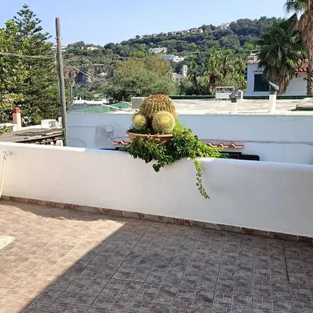 Sunny Terrace Retreat Nyaraló Ischia